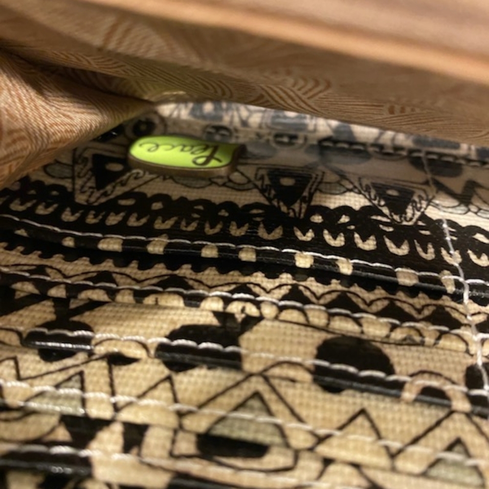 Sack Roots wristlet/wallet. - Picture 5 of 6